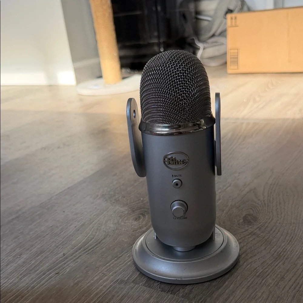 Yeti USB Microphone - Silver